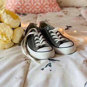 Converse Low Top Gray
